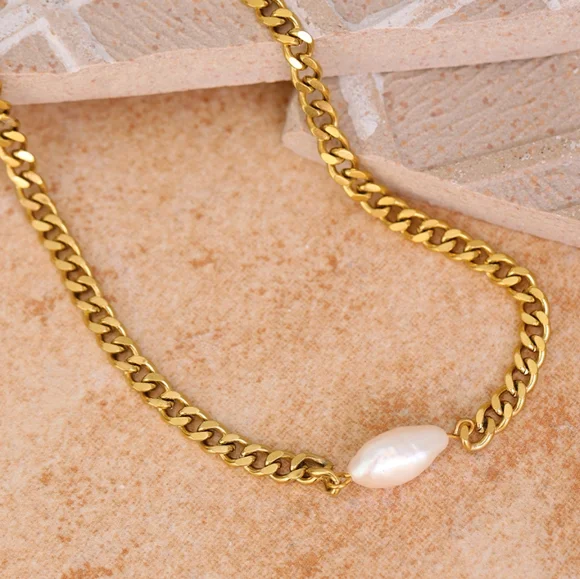 Elegant Pearl Chain Necklace - Picture 3 of 9